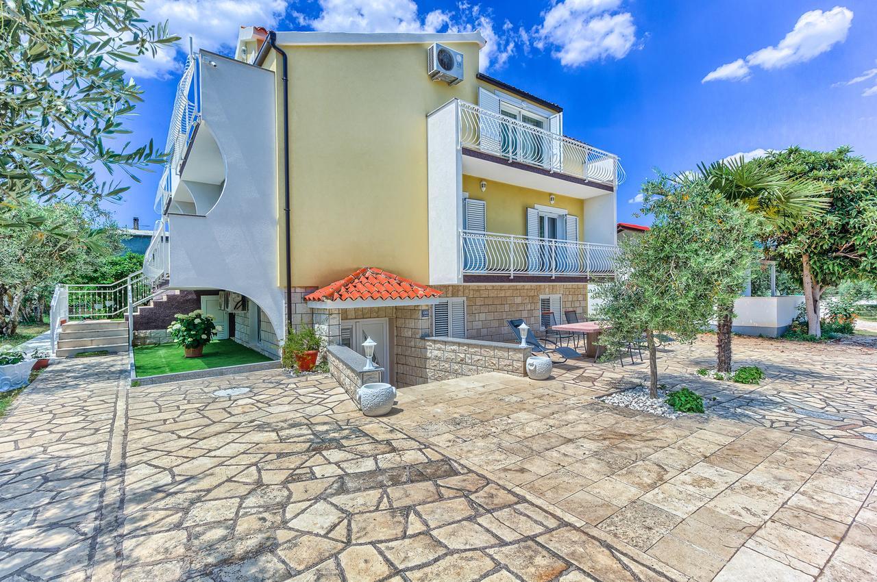 Apartments & Bungalows Ivanovic Каштела Экстерьер фото